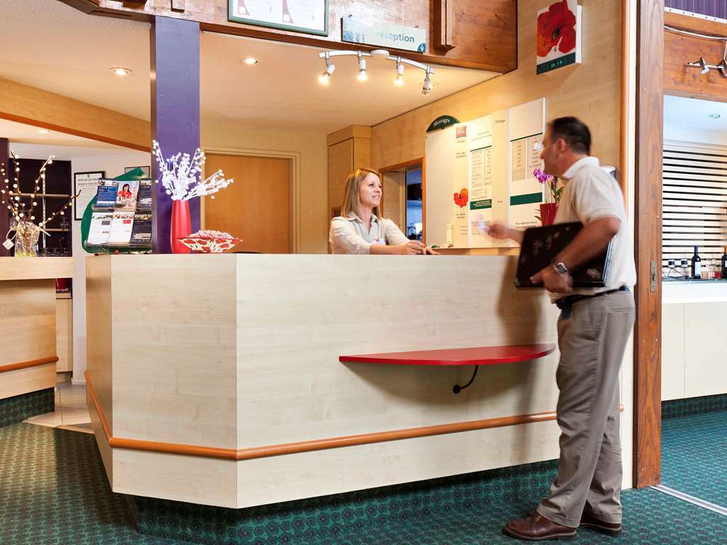 Hotel Ibis Provins Exterior foto